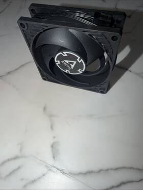 Acfan00147a Arctic P8 - 80 Mm Case Fan Pressure-optimised Very Quite Motor Black