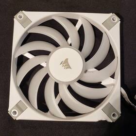 Co-9050157-ww Corsair Icue Af120 Rgb Elite 120mm Case Fan - White 1-pack Blemish