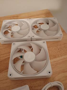 Co-9051030-ww Corsair Lx Rgb Series Icue Link Lx120 White 120mm Fan Triple Pack