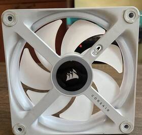 31-006242 Corsair Rwf0091 Qx120 Rgb 120mm White Computer Case Fan 12v Plastic