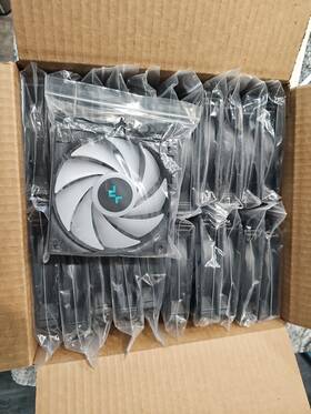 Df120251cm Deepcool 72 44 Pieces Of 120mm Rgb Fan New