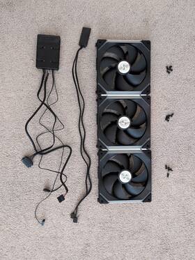 Sl140-1b Lian Li Sl1401b Black 3-pack 140mm Computer Case Fans With Control Hub Used