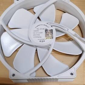 Tl-d14cw Thermalright 140mm White 1500rpm S-fdb Bearing 4-pin Pwm Case Fan