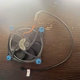 Cl-f052-pl12bl-a Thermaltake 120mm Hydraulic Bearing Case Fan Black Blue 3-pin Pc