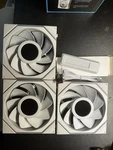 Lian Uni Fan Reverse Blade Tl Lcd 120 Wireless - Seamless Control. Fixed Price $125.00.
